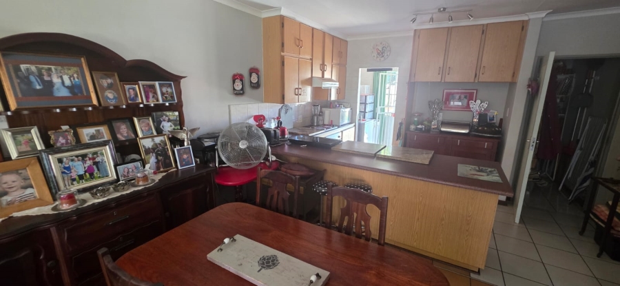 3 Bedroom Property for Sale in Kannoniers Park North West